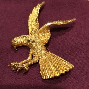 STUNNING Gold Eagle in Flight Brooch 2” x 3”